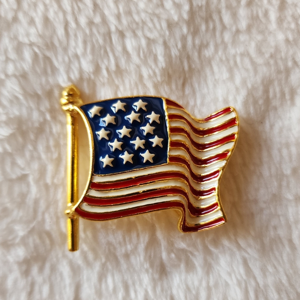 Vintage USA Flag Pin/pendant